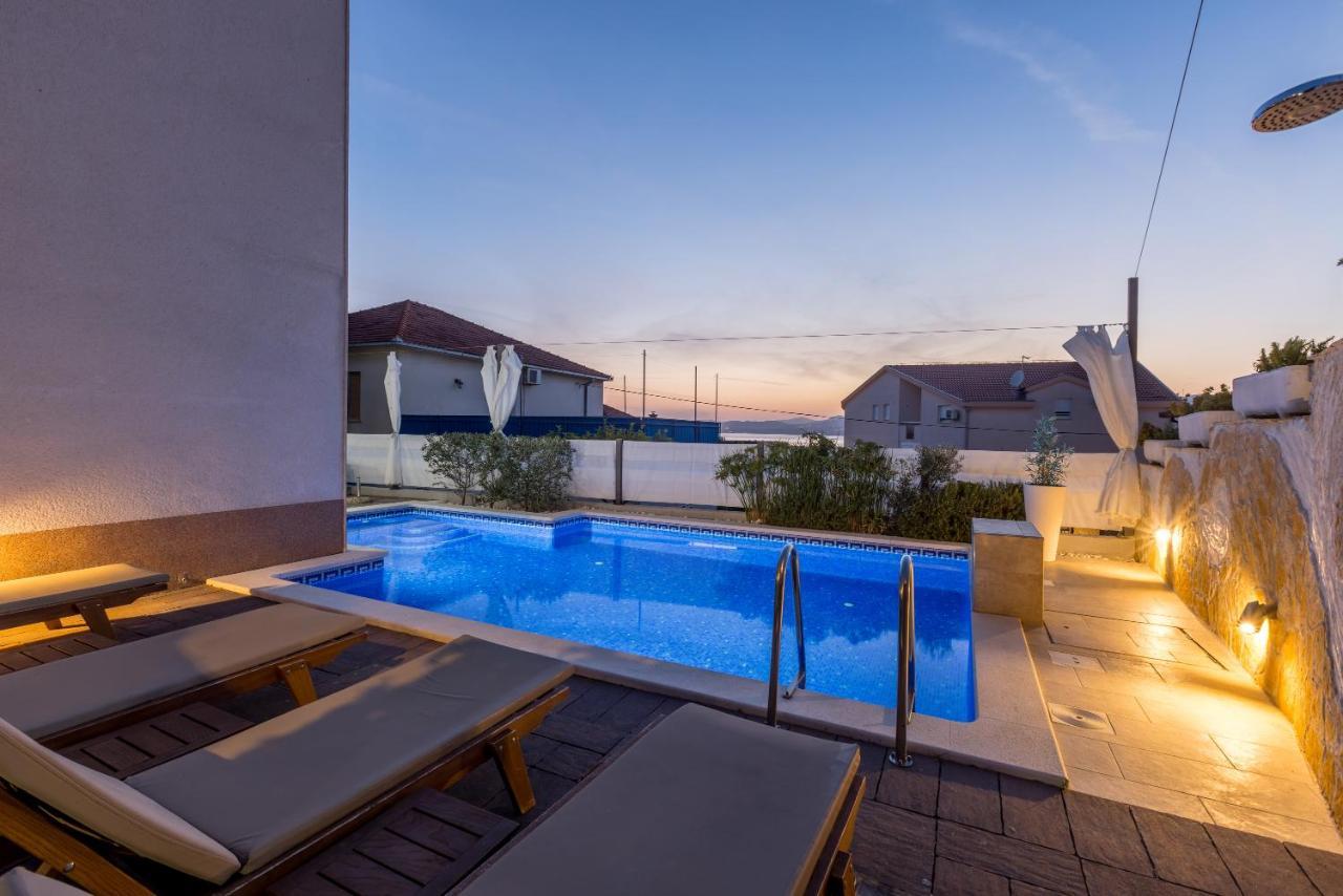Villa Costa Blu With Pool By The Sea Трогир Екстериор снимка