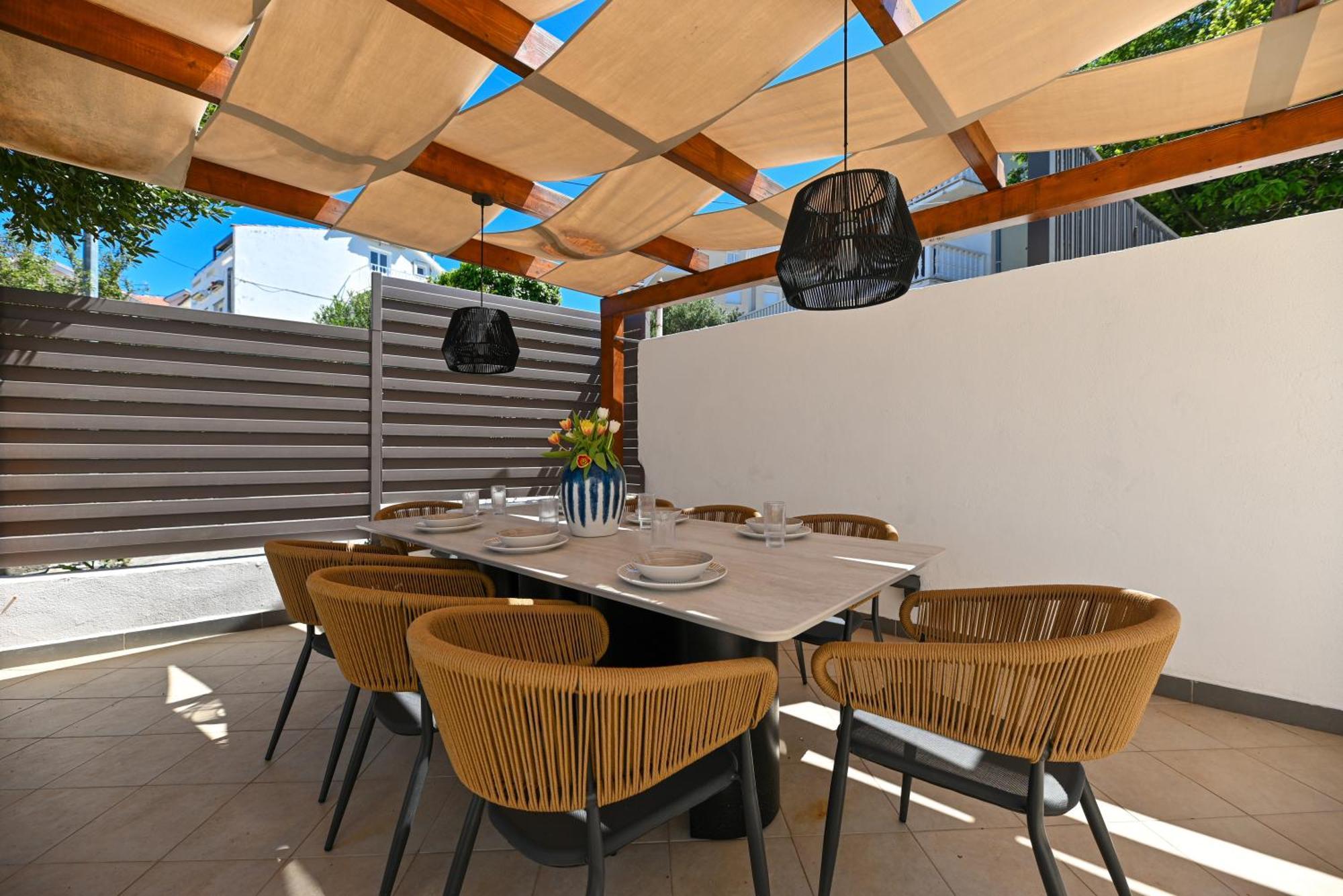 Villa Costa Blu With Pool By The Sea Трогир Екстериор снимка