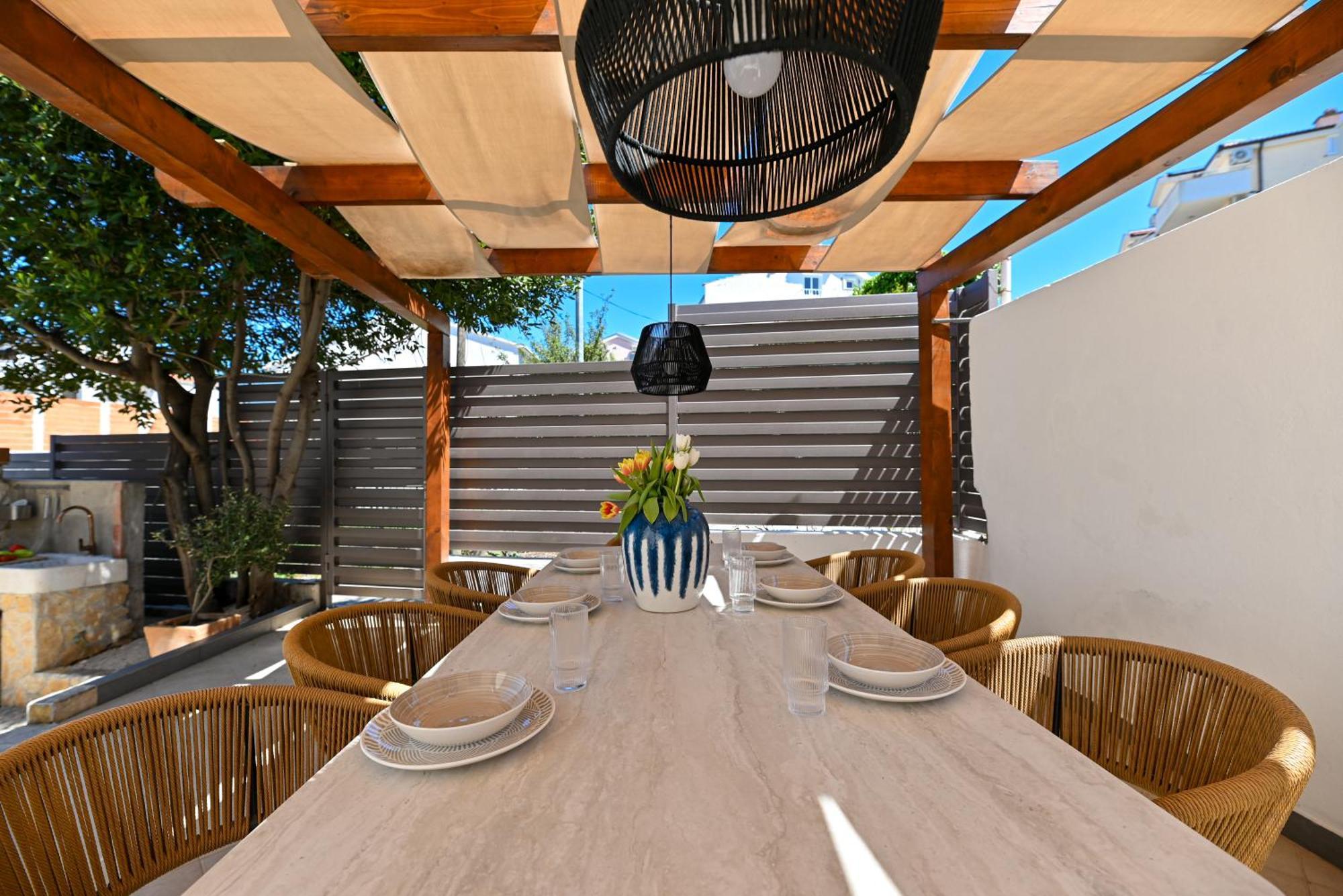 Villa Costa Blu With Pool By The Sea Трогир Екстериор снимка